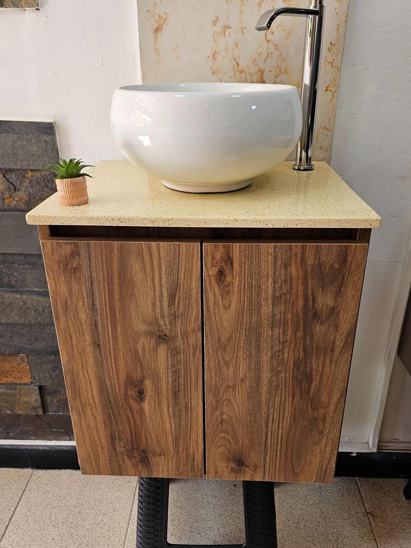 Mueble de baño color roble miel