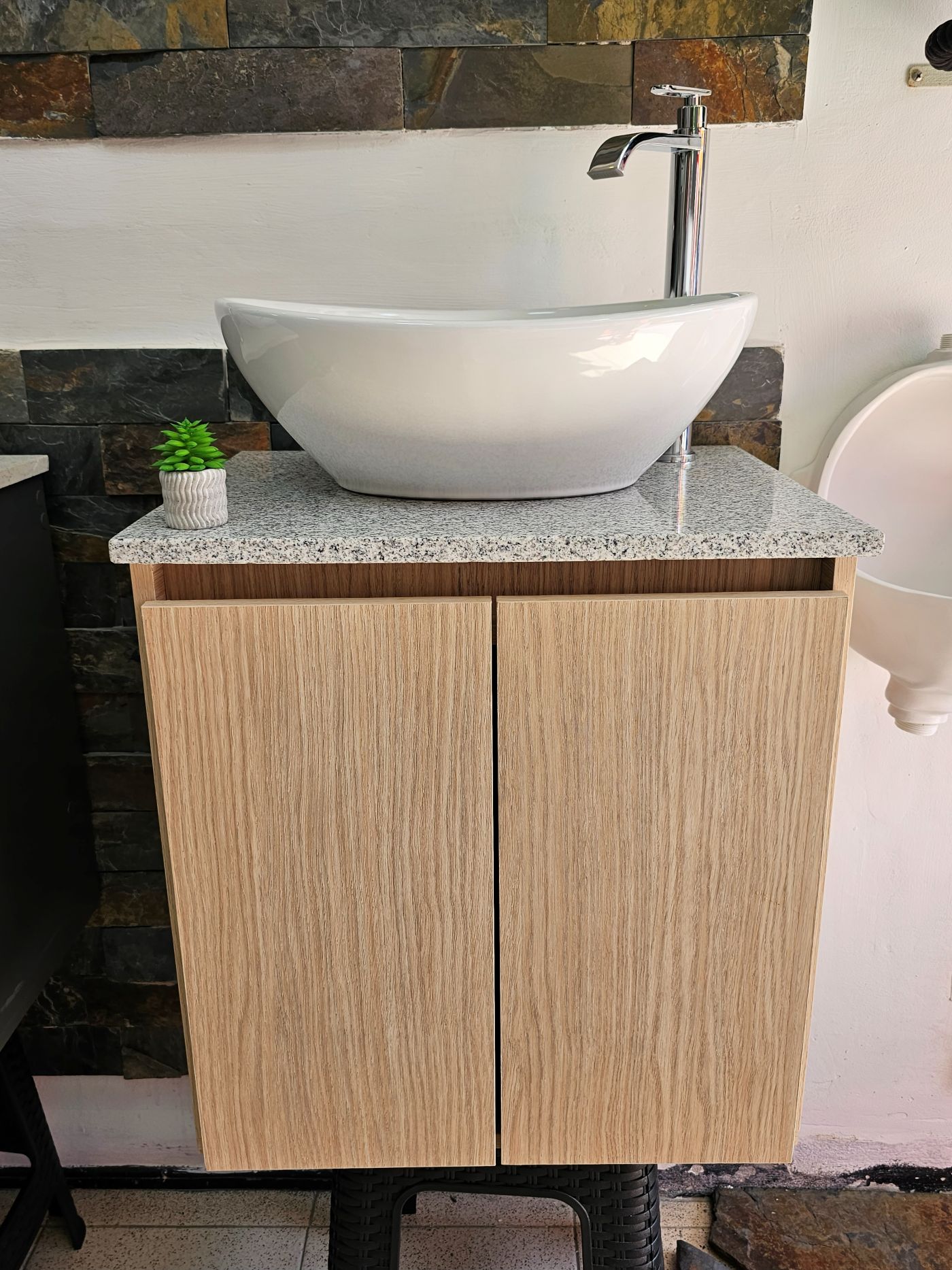 Mueble de baño color roble claro